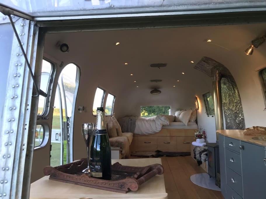 Airstream, Vintage American Caravan & Hottub Ashburton Exteriér fotografie