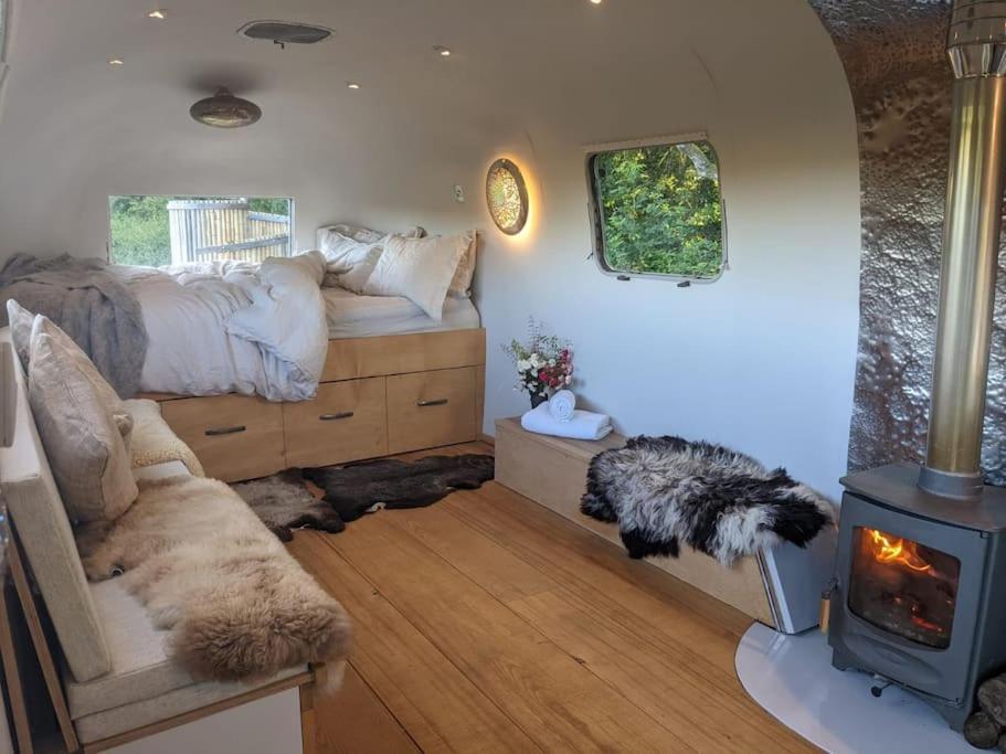 Airstream, Vintage American Caravan & Hottub Ashburton Exteriér fotografie